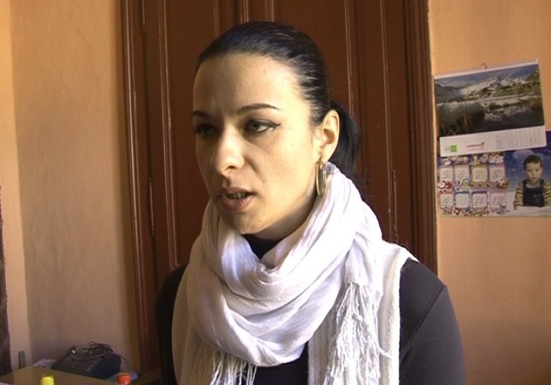 SIGHET: Membrii Asociaţiei surdo muţilor din Sighet se pregătesc să participe la Concursul Naţional "Surzii creatori de frumos"