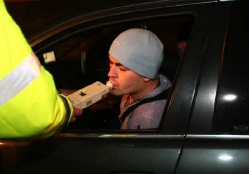 Doi maramureşeni prinşi la volan după ce au consumat alcool Doi maramureşeni prinşi la volan după ce au consumat alcool