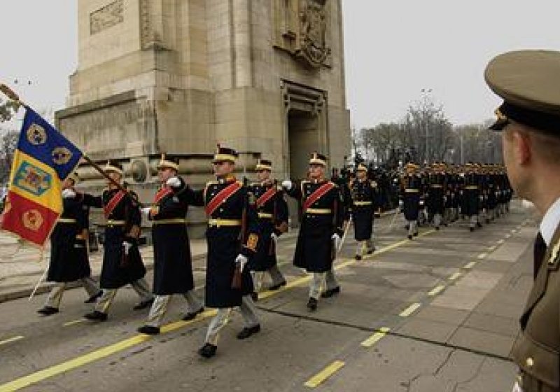 Guvernul a alocat 400.000 lei pentru parada militară de 1 Decembrie. Banii au fost alocaţi din Fondul de rezervă bugetară