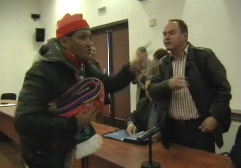 Baia Mare: INCIDENT ELECTORAL – Scandal la finalul şedinţei C.J. între şeful galeriei băimărene şi un candidat PP-DD