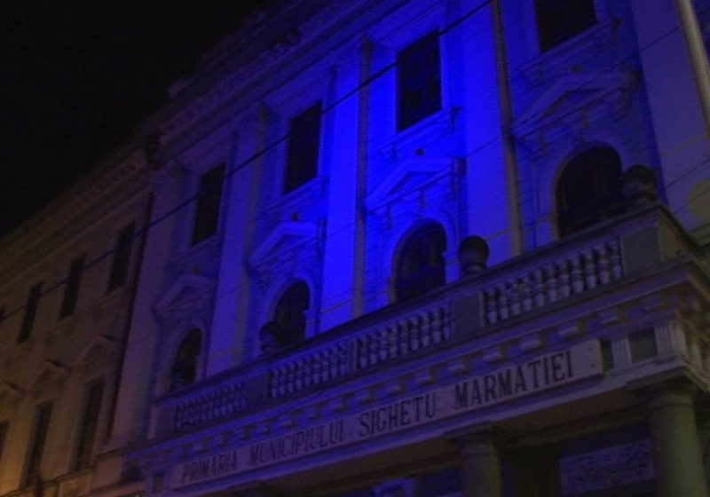 SIGHET: Primăria oraşului s-a "îmbrăcat" în albastru de Ziua Mondială a Diabetului SIGHET: Primăria oraşului s-a "îmbrăcat" în albastru de Ziua Mondială a Diabetului