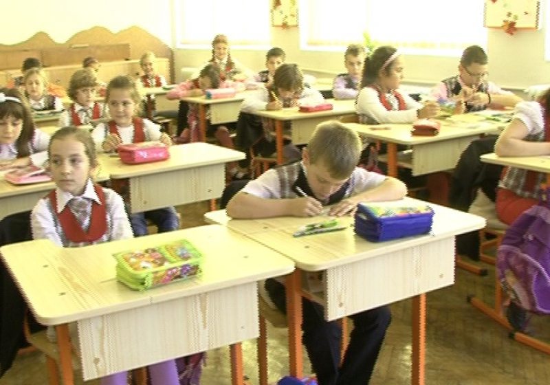 Studiu: Copiii fericiţi câştigă mai mult când sunt adulţi Studiu: Copiii fericiţi câştigă mai mult când sunt adulţi