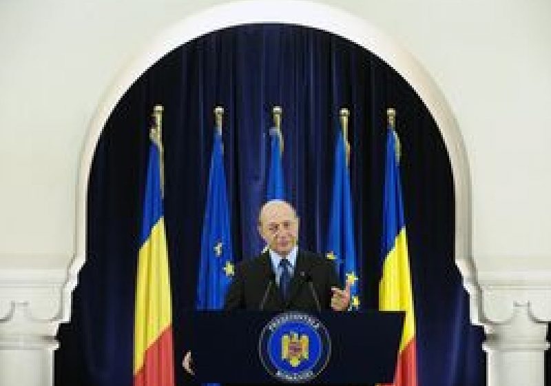 Traian Băsescu consideră că declaraţiile antieuropene ale unor politicieni nu reprezintă poziţia oficială a României Traian Băsescu consideră că declaraţiile antieuropene ale unor politicieni nu reprezintă poziţia oficială a României