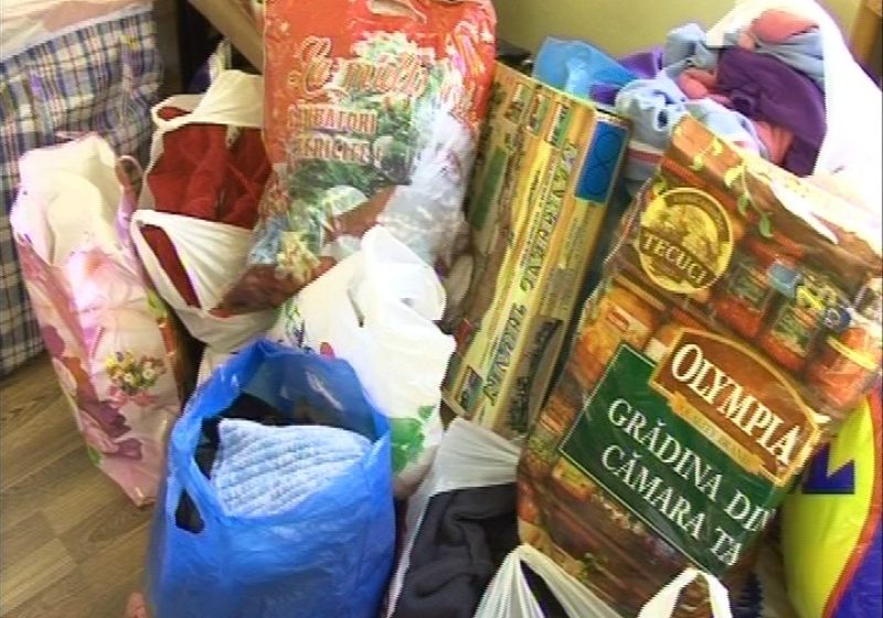 Baia Mare: Cadouri de Crăciun pentru funcţionarii publici din administraţia locală Baia Mare: Cadouri de Crăciun pentru funcţionarii publici din administraţia locală