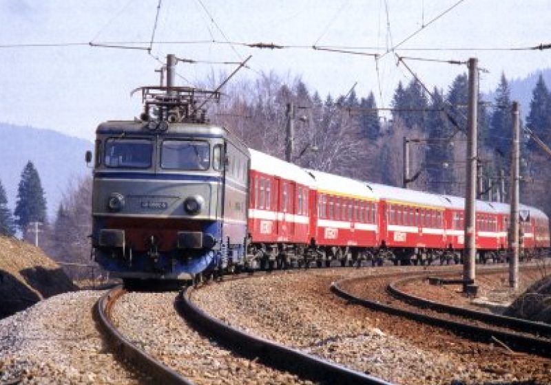 Bilete de tren mai ieftine cu 15% la plata cu cardurile MasterCard sau Maestro, în decembrie Bilete de tren mai ieftine cu 15% la plata cu cardurile MasterCard sau Maestro, în decembrie