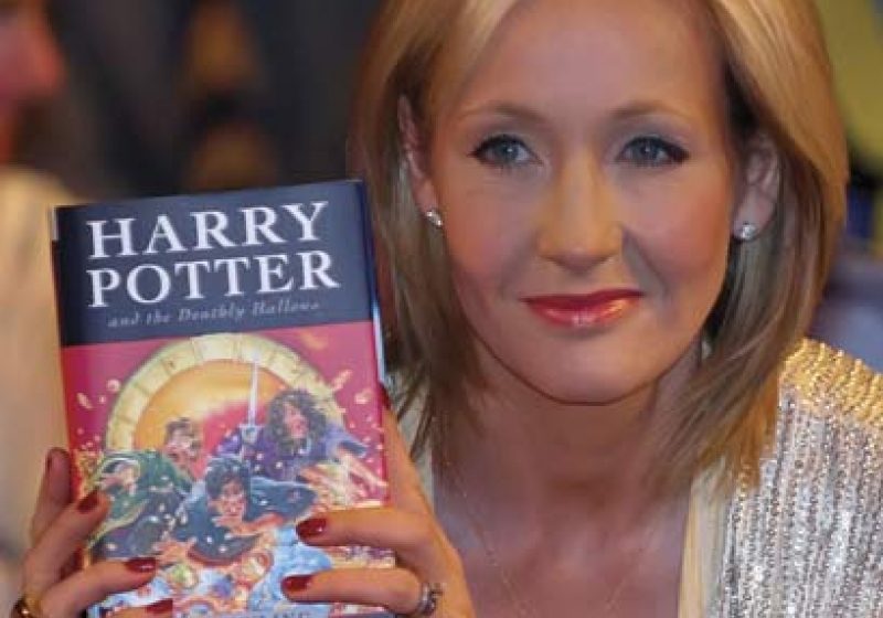Cea mai recentă carte a romancierei J. K. Rowling va fi adaptată pentru micul ecran Cea mai recentă carte a romancierei J. K. Rowling va fi adaptată pentru micul ecran