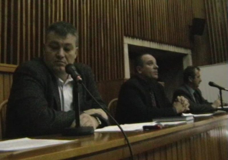 Maramureş: Posturile din administraţia publică ar putea rămâne blocate şi în 2013