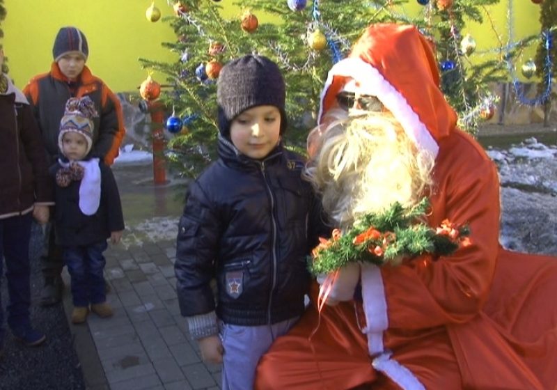Sighet: 112 Moş Crăciun a ajuns la sediul Detaşamentului de Pompieri Sighet Sighet: 112 Moş Crăciun a ajuns la sediul Detaşamentului de Pompieri Sighet