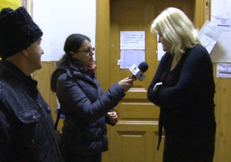 SIGHET: Câţiva alegători care nu au reuşit să se informeze referitor la procedura de vot de la alegerile parlamentare au fost debusolaţi astăzi SIGHET: Câţiva alegători care nu au reuşit să se informeze referitor la procedura de vot de la alegerile parlamentare au fost debusolaţi astăzi