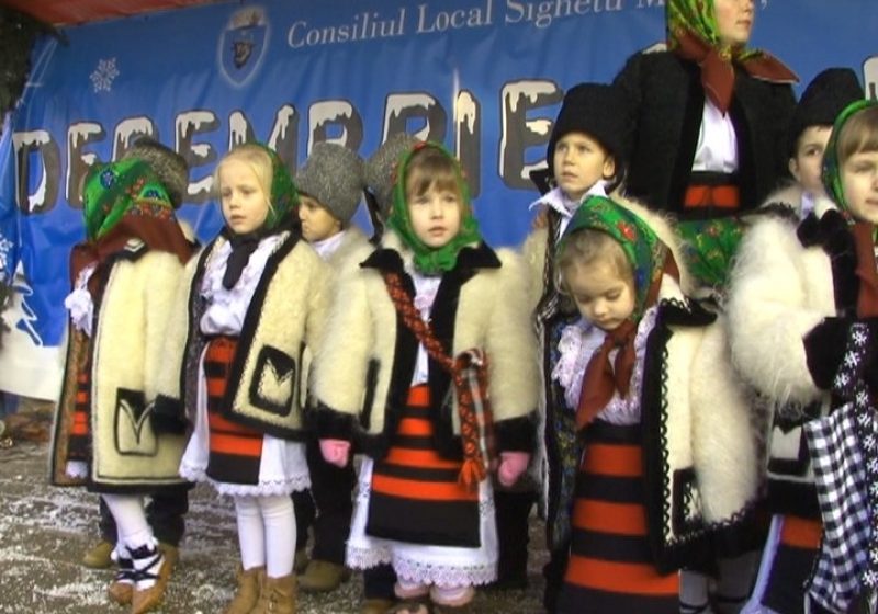 SIGHET: Manifestările de iarnă organizate în Sighetu Marmaţiei continuă azi la scena din centrul oraşului