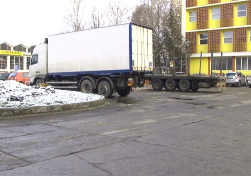 SIGHET:Pentru a elimina problema tirurilor care staţionează în zonă, s-a luat decizia construirii unui sens giratoriu în zona CIL SIGHET:Pentru a elimina problema tirurilor care staţionează în zonă, s-a luat decizia construirii unui sens giratoriu în zona CIL