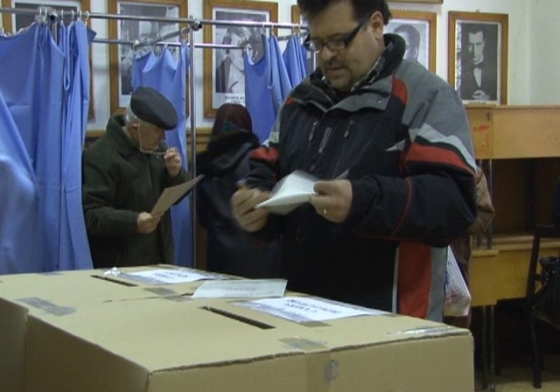 SIGHET: Prezenţă redusă la vot la Sighet până la ora 12:00