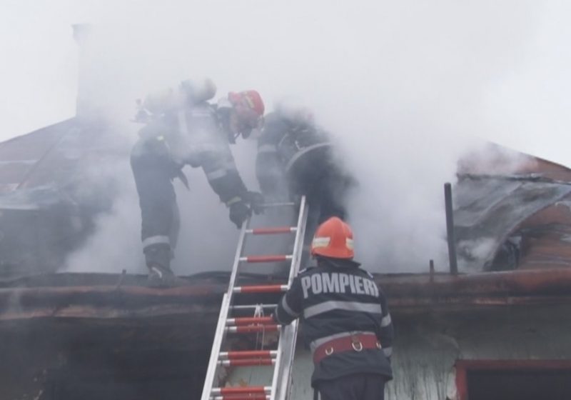 Incendiu la o locuinţă din Sarasău