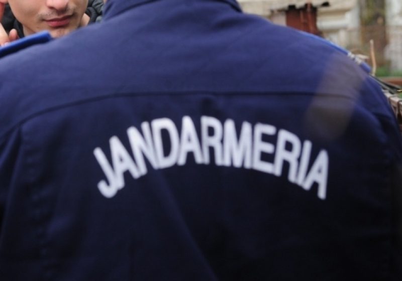 Jandarmul şi prietenul acestuia care au jefuit trei cetăţeni pakistanezi la Timişoara, arestaţi