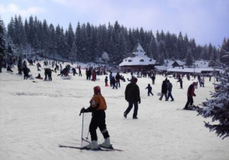 Maramureş: Cum să evitaţi accidentările pe pârtiile de schi Maramureş: Cum să evitaţi accidentările pe pârtiile de schi