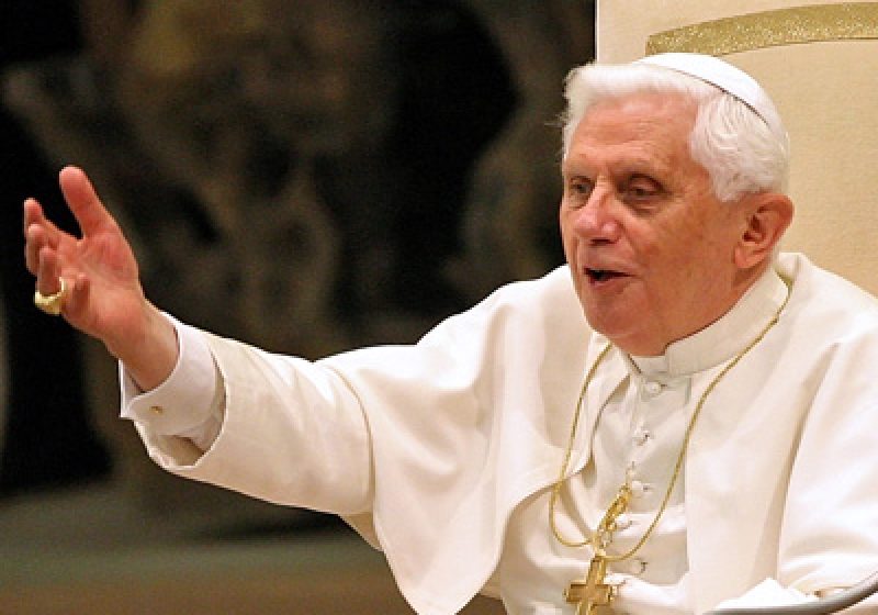 Papa îi invită pe credincioşii catolici să fie activi pe reţelele de socializare Papa îi invită pe credincioşii catolici să fie activi pe reţelele de socializare