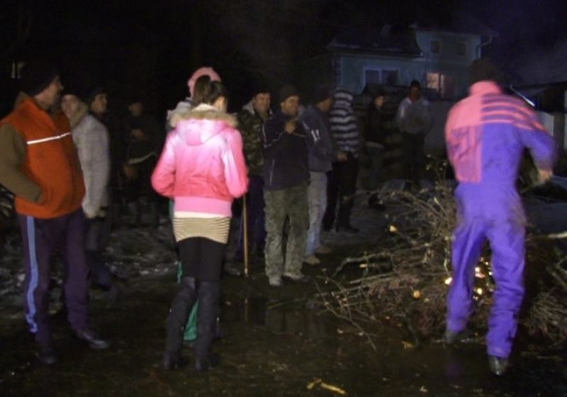 Sighet: Locuitorii de pe strada Şugău protestează, fără oprire, de sâmbătă