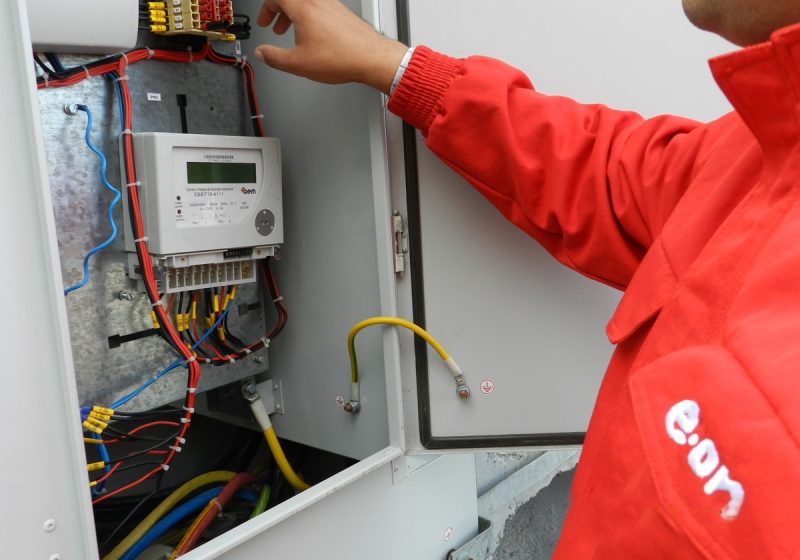 Tineri baimareni cercetati pentru furt de energie electrica Tineri baimareni cercetati pentru furt de energie electrica