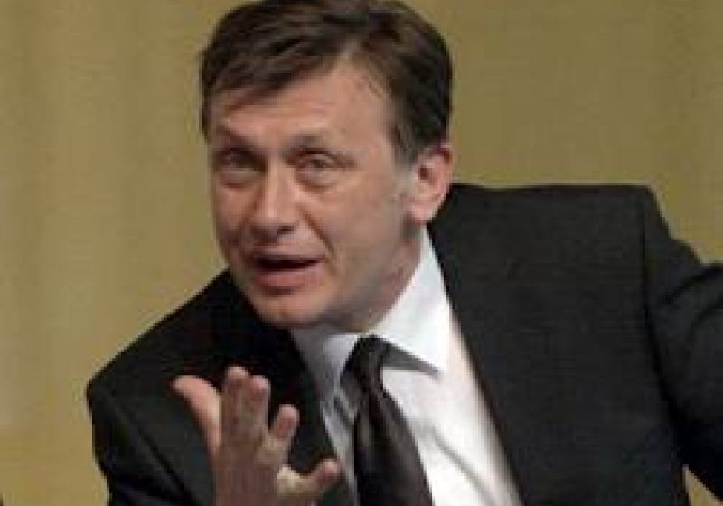 Antonescu, deranjat de unii jurnalişti: "Ce nesimţiţi"