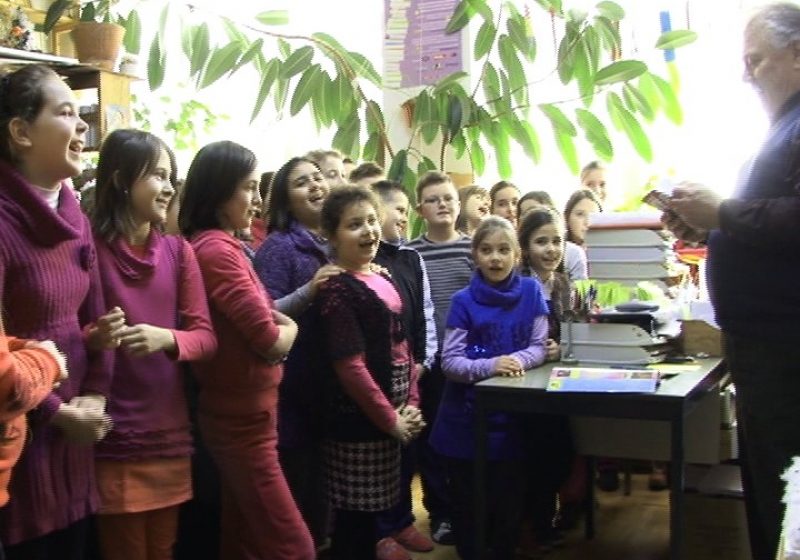 Elevii Şcolii Gimnaziale "George Coşbuc" au avut azi parte de o "pauză de râs"