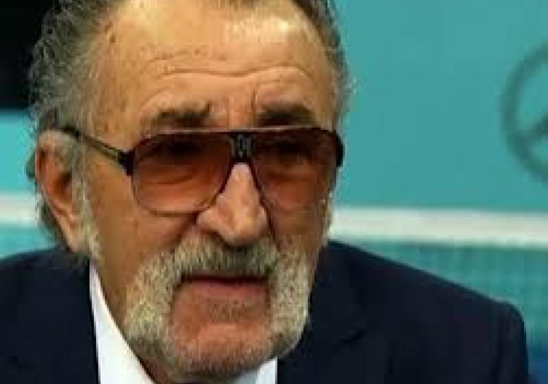 Ion Ţiriac a renunţat la funcţia de preşedinte de onoare al FR de Tenis Ion Ţiriac a renunţat la funcţia de preşedinte de onoare al FR de Tenis