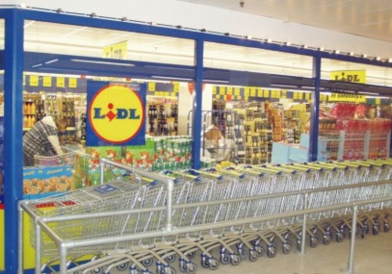 JAF LA LIDL: Hoţii au legat angajatele şi au furat 4.500 de lei