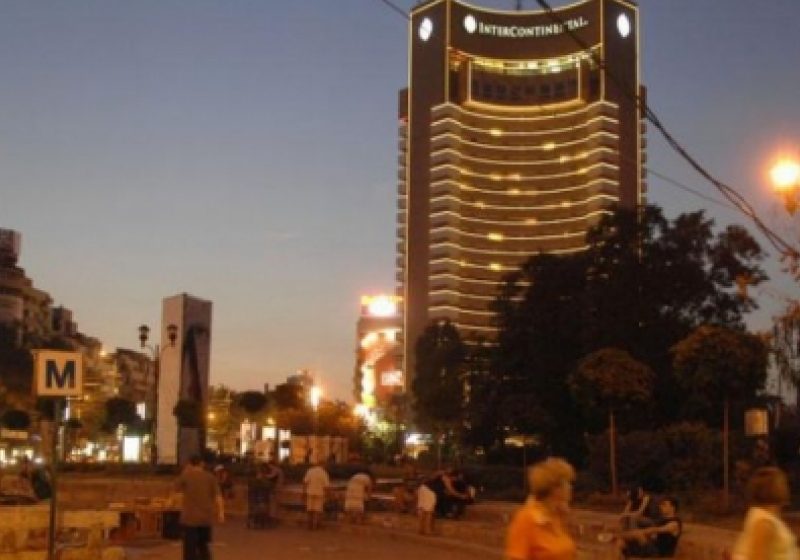 O femeie a căzut de la etajul 17 al Hotelului Intercontinental. Aceasta era căsătorită şi se cazase cu o zi înainte de Ziua Îndrăgostiţilor O femeie a căzut de la etajul 17 al Hotelului Intercontinental. Aceasta era căsătorită şi se cazase cu o zi înainte de Ziua Îndrăgostiţilor