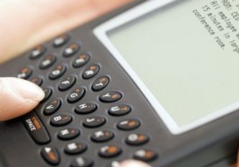 Baia Mare: Un minor a lovit cu pumnul o tânără şi i-a sustras telefonul Baia Mare: Un minor a lovit cu pumnul o tânără şi i-a sustras telefonul
