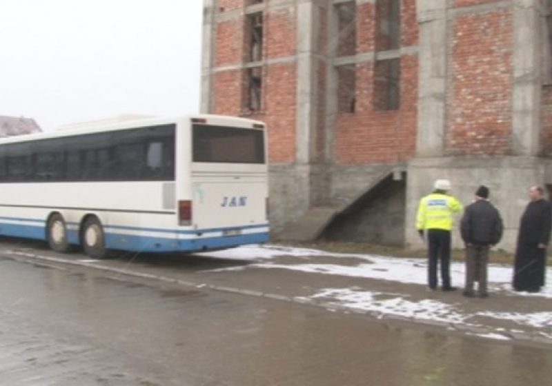 SIGHET: Autogara improvizată din centrul oraşului în vizorul Poliţiei SIGHET: Autogara improvizată din centrul oraşului în vizorul Poliţiei