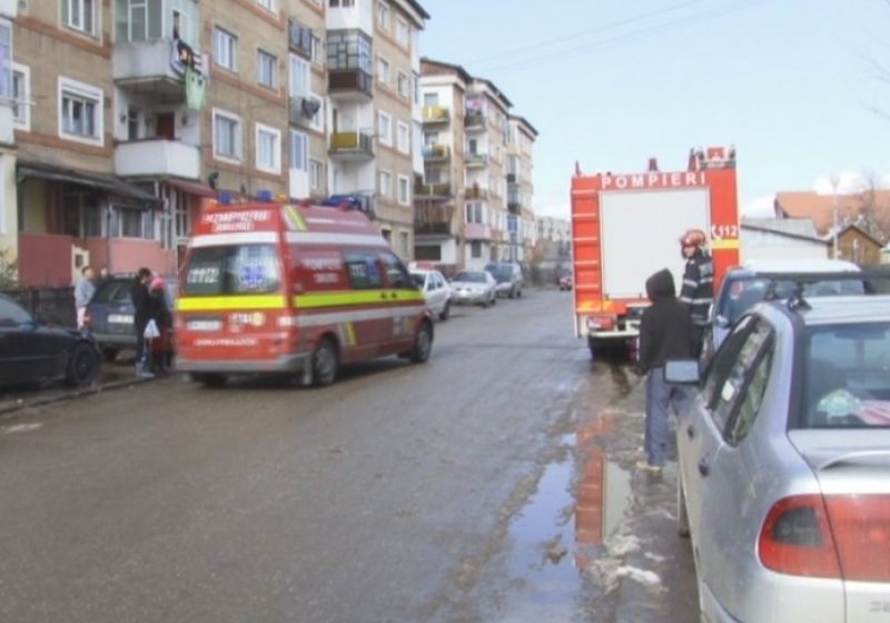 SIGHET: Pompierii, SMURD-ul, un echipaj al Poliţiei, plus o mulţime de privitori curioşi la o interveţie 112 în cartierul Popa Lupu