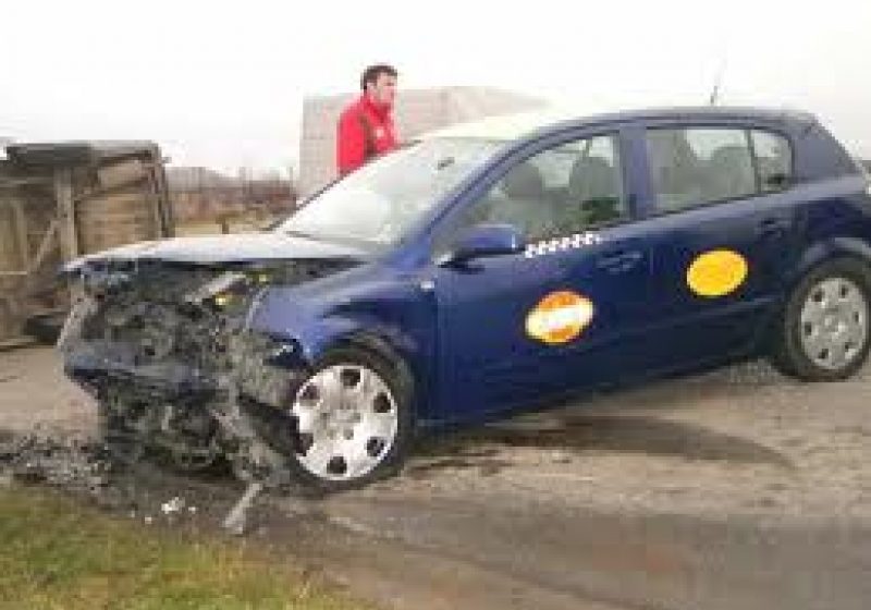 Baia Mare: Un taximetrist băut a uitat să se asigure şi a provocat un accident rutier