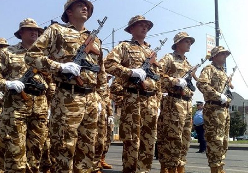 Termenul de depunere a dosarelor pentru recrutarea militarilor, prelungit până pe 8 martie