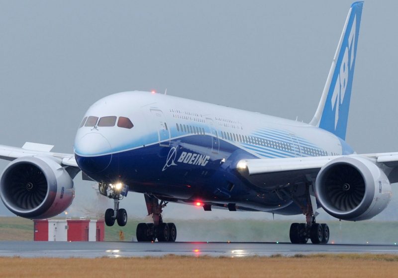 Un avion Boeing 737 a ieşit de pe pistă la Luxemburg Un avion Boeing 737 a ieşit de pe pistă la Luxemburg