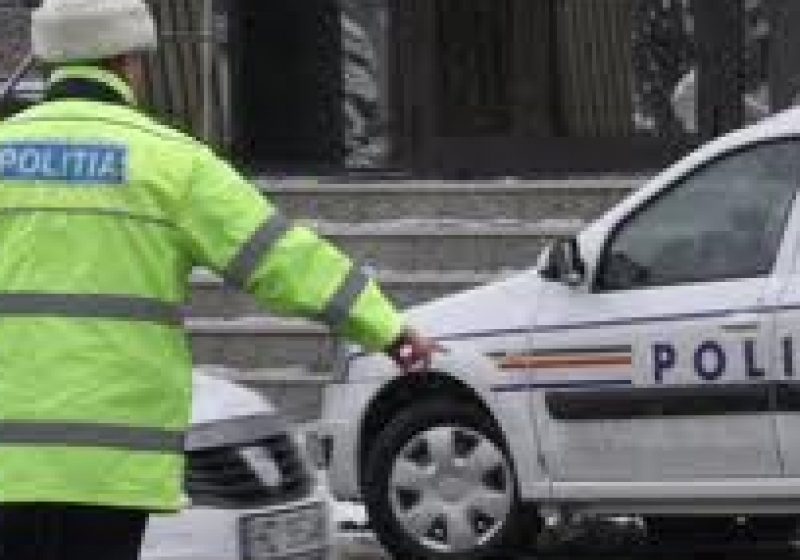 87 de şoferi, amendaţi în ultimele 24 de ore pentru că nu aveau cauciucuri de iarnă