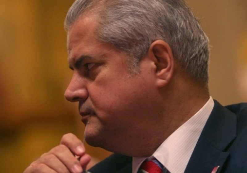 Adrian Năstase, urmărit penal pentru nerespectarea regimului armelor şi muniţiilor