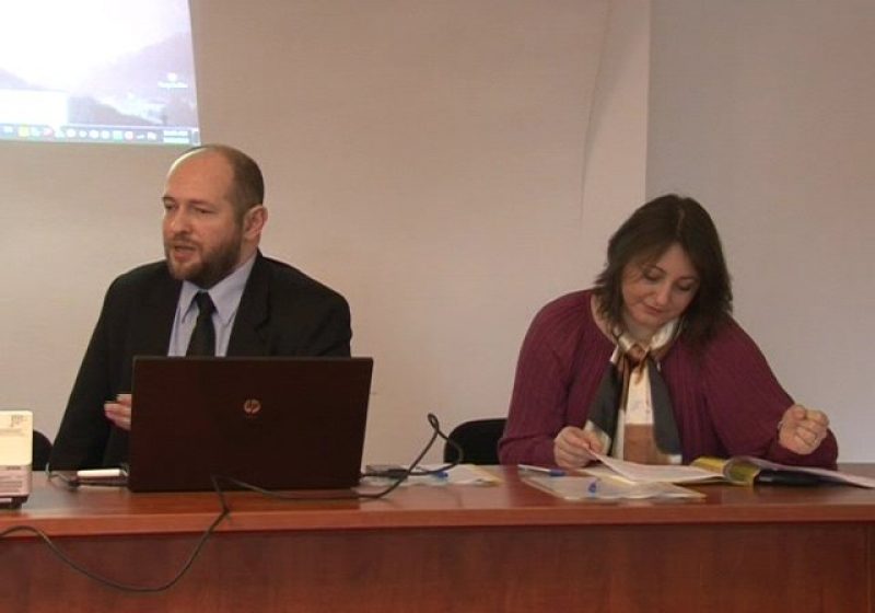 Baia Mare: Burse de 5.600 de euro pentru un licean şi un student băimărean Baia Mare: Burse de 5.600 de euro pentru un licean şi un student băimărean