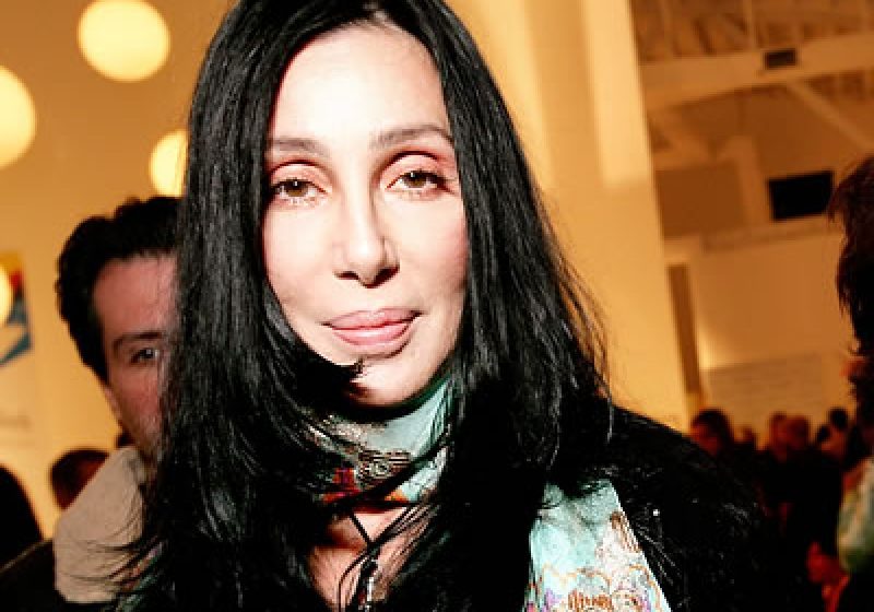 Cher povesteşte despre relaţia ei cu Tom Cruise de acum 28 de ani Cher povesteşte despre relaţia ei cu Tom Cruise de acum 28 de ani