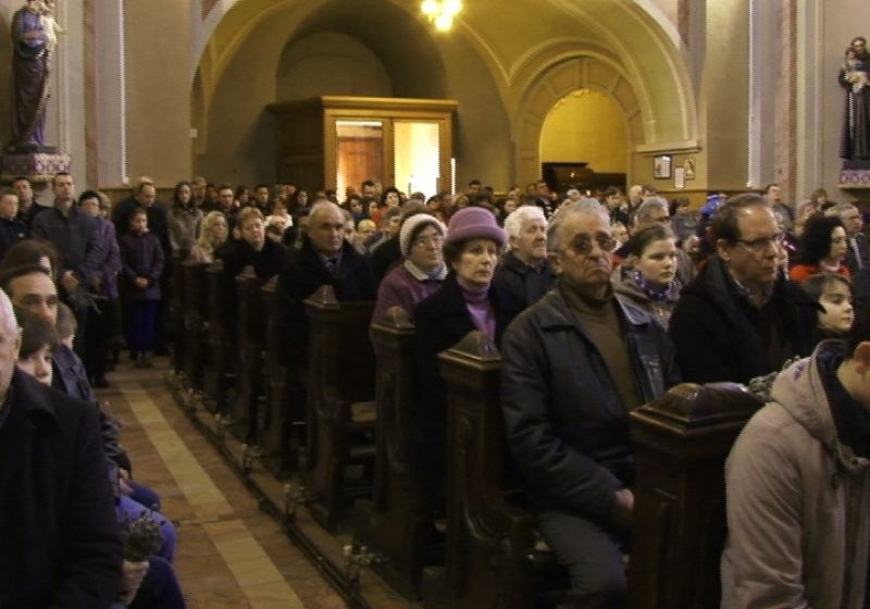 Credincioşii romano-catolici au sărbătorit ieri Floriile