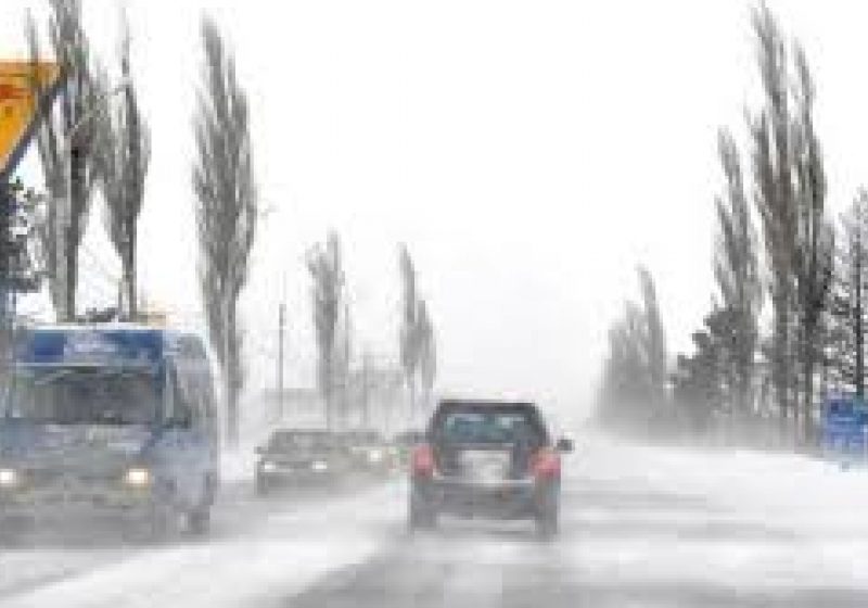 DRUMURI ÎNCHISE, localităţi fără energie electrică şi persoane înzăpezite în mai multe judeţe din Moldova DRUMURI ÎNCHISE, localităţi fără energie electrică şi persoane înzăpezite în mai multe judeţe din Moldova