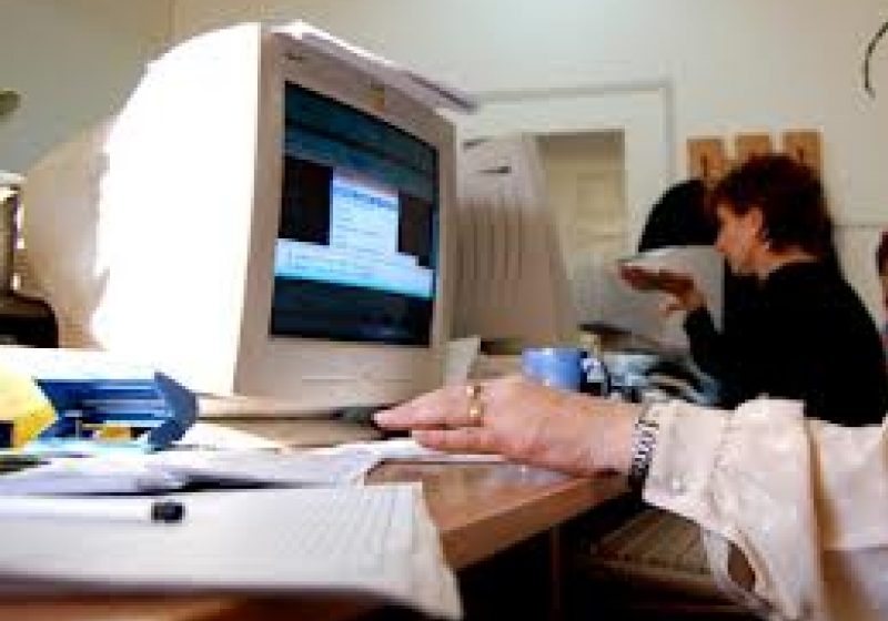 Premieră în România: Funcţionarii Primăriei Cluj nu se pot angaja, timp de cinci ani, la firmele care câştigă licitaţiile
