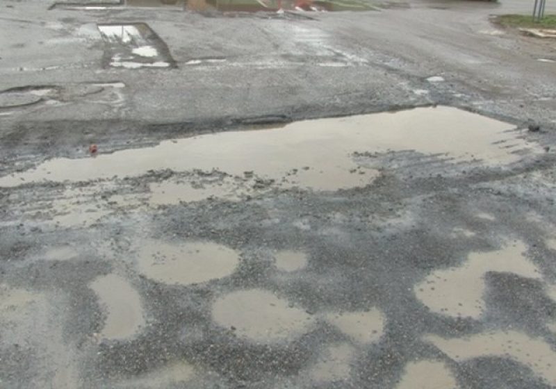 Baia Mare: GROPI LA TOT PASUL – Cratere pe străzile din municipiul Baia Mare