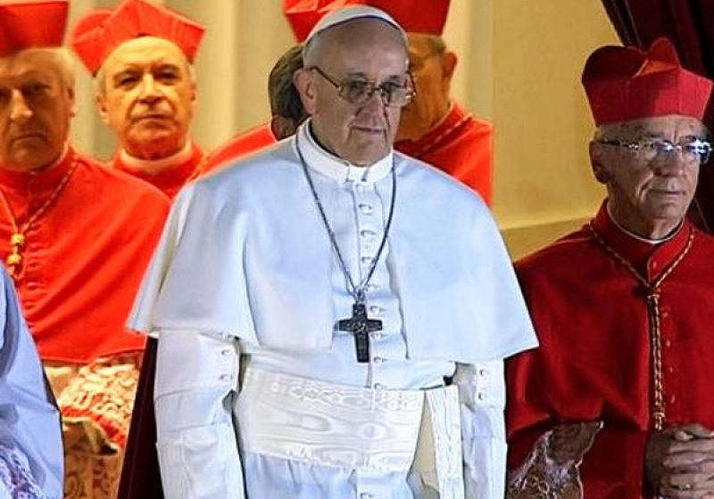 Pelerinii veniţi să asiste la Angelus, convinşi că Francisc va fi "un mare Papă" dacă "va fi lăsat"
