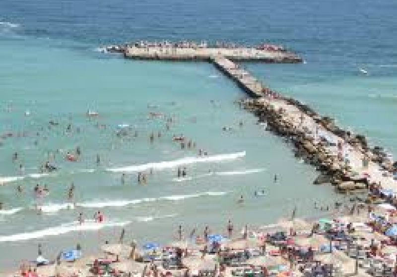 Peste 50.000 de români au cumpărat pachete de vacanţă pentru litoral prin programul Înscrieri Timpurii Peste 50.000 de români au cumpărat pachete de vacanţă pentru litoral prin programul Înscrieri Timpurii