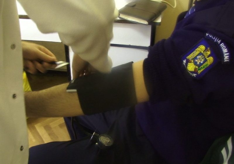 Poliţiştii sigheteni au donat astăzi sânge, în cadrul unei activităţi premergătoare Zilei Poliţiei Poliţiştii sigheteni au donat astăzi sânge, în cadrul unei activităţi premergătoare Zilei Poliţiei
