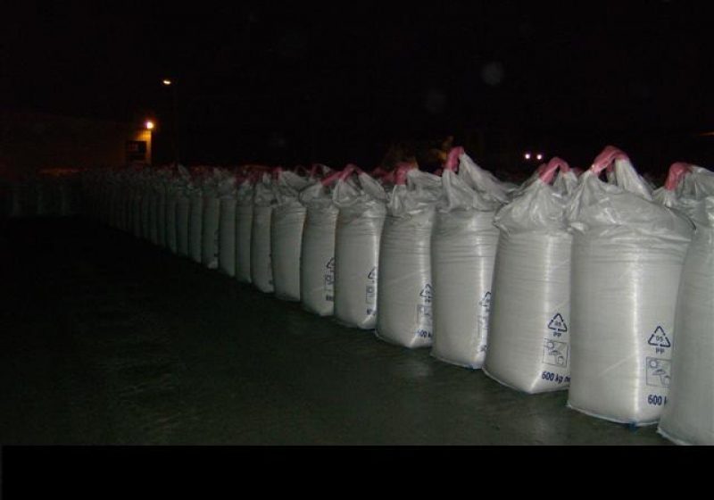 Satu Mare: Bărbat prins în timp ce transporta 92 de saci cu zahăr, prezentând o factură falsă