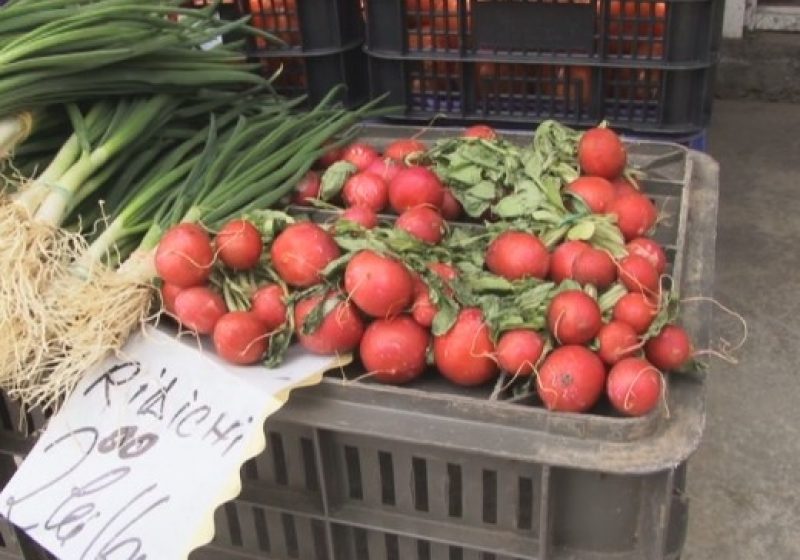 Sighet: Cam mari preturile la legume şi fructe, recunosc şi comercianţii din Piaţa Agroalimentară Sighet: Cam mari preturile la legume şi fructe, recunosc şi comercianţii din Piaţa Agroalimentară