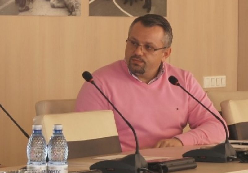 SIGHET: Primaul Ovidiu Nemeş a invitat azi la o discuţie agenţii economici care activează în industria prelucrării lemnului SIGHET: Primaul Ovidiu Nemeş a invitat azi la o discuţie agenţii economici care activează în industria prelucrării lemnului