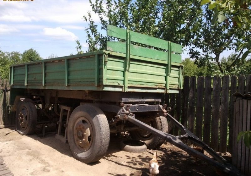 Un bărbat din Glod a căzut din remorcă şi a suferit leziuni Un bărbat din Glod a căzut din remorcă şi a suferit leziuni