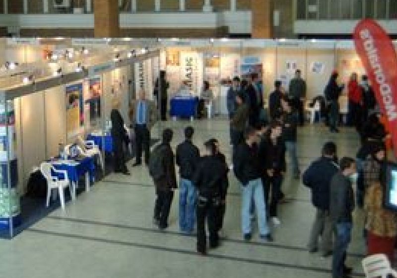US Travel oferă locuri de muncă studenţilor români la Târgul de Joburi Work&Travel SUA 2013