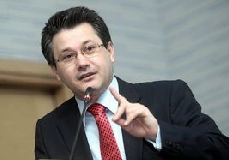 Mihnea Costoiu: Programul "Cornul şi laptele" ar putea fi înlocuit, după o analiză riguroasă, de programul "after-school"